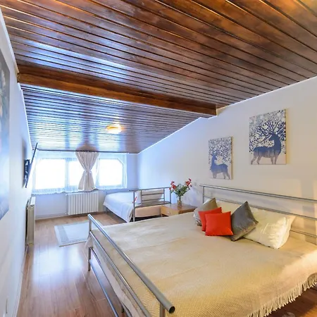 Penthouse Zerosaptedoisapte2o8osutatrei Whatsapp Pentru Disponibilitate Appartement Braşov